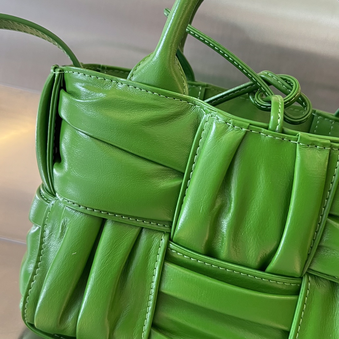 Micro Candy Arco Intreccio Leather Tote Bag Green